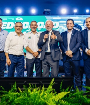 Artigo: Lula ironiza Valdemar após foto ao lado de prefeitos do PL