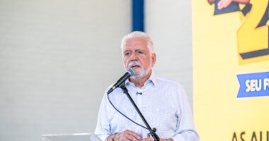 Artigo: Wagner diz que postura de Bruno Reis durante visita de Lula ao Carnaval foi “grosseria”