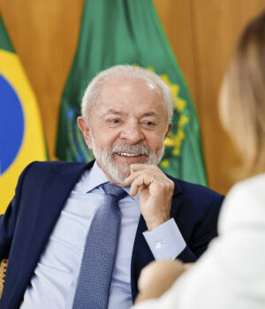Artigo: Ministro rejeita ação do PL para investigar Lula por homenagem de escola de samba