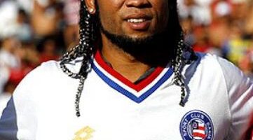 Artigo: Justiça expulsa ex-jogador do Bahia de condomínio por “comportamento antissocial”