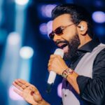 Artigo: Cantor Pablo segue família Bolsonaro no instagram e choca fãs