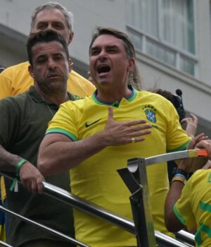 Artigo: Lindbergh vai ao TSE e acusa Flávio de campanha antecipada em manifestação