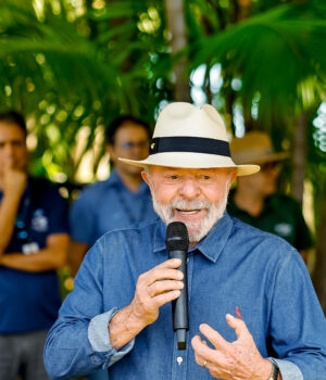 Artigo: Lula cita falta de preparo de adversários e diz que vai deixar “mentirosos nus”