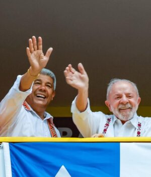 Artigo: Atlas: Lula tem 53,2% contra 34,5% de Flávio Bolsonaro no Nordeste; Caiado tem 4%