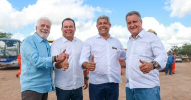 Artigo: Jerônimo mostra força e leva superchapa de governadores para Ipirá