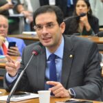 Artigo: Hugo Motta indica Léo Prates como novo relator do fim da escala 6×1