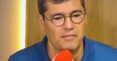 Artigo: Tinoco questiona chegada de navio ao vivo e é surpreendido com imagens da embarcação em Salvador