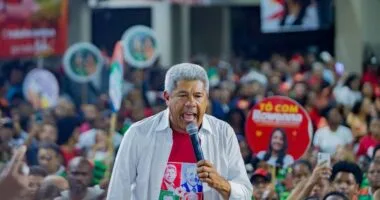 Artigo: “Deus nos livre”, rebate Jerônimo sobre fala de Flávio Bolsonaro