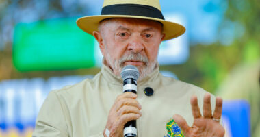 Artigo: Lula vai pra cima e detona quem apoia privatização da Petrobras