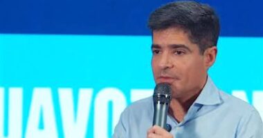 Artigo: Após despencar em performance, ACM Neto começa a pagar para ter engajamento nas redes