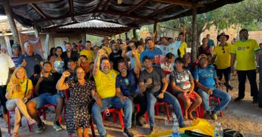 Artigo: Em Irecê, André Fidalgo e Deyvid Bacelar se reúnem com trabalhadores da agricultura familiar