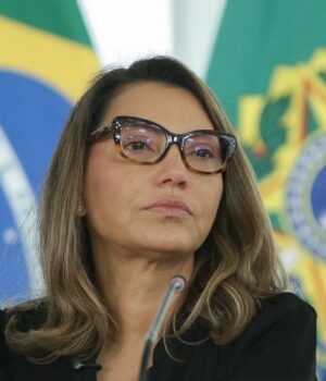 Artigo: Janja desembarca em Salvador para cerimônia nacional de combate ao feminicídio, na sexta-feira