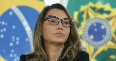 Artigo: Janja desembarca em Salvador para cerimônia nacional de combate ao feminicídio, na sexta-feira