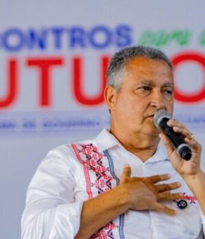 Artigo: Durante ato em Irecê, Rui Costa diz que Flávio Bolsonaro “não sabe o que é o Nordeste”