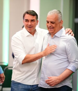 Artigo: TSE aceita ação e pode cassar chapa de Flávio Bolsonaro por abuso de poder econômico em evento