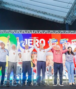 Artigo: Jerônimo Rodrigues lota evento e reúne mais de 200 ex-prefeitos em Salvador