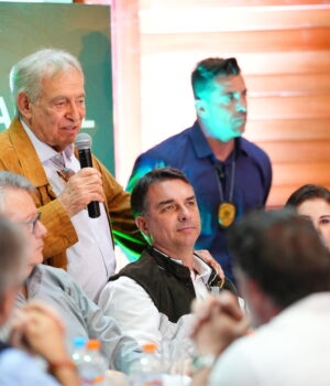 Artigo: UOL: Próximo de Michelle, André Mendonça não deve proteger Flávio no caso Vorcaro