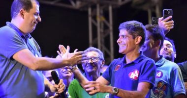 Artigo: ACM Neto sobe em palanque com ex-prefeito condenado a devolver R$ 8 milhões aos cofres públicos
