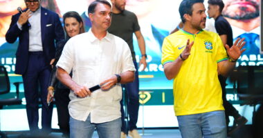 Artigo: Aliados orientam Flávio Bolsonaro a ser “menos Marçal” durante debate na Globo