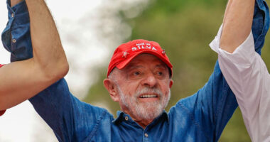 Artigo: Abstenção despenca na Nova Zelândia, e Lula amplia votação contra Flávio