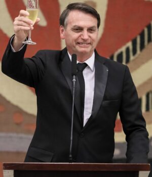 Artigo: Folha: ministros do STF defendem julgamento da Dosimetria que pode reduzir pena de Bolsonaro